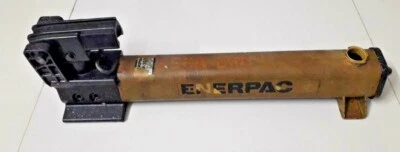 Enerpac P392  Hydraulic Hand Pump 2-Speed700 Bar 10,000 PSI - Image 1 of 4