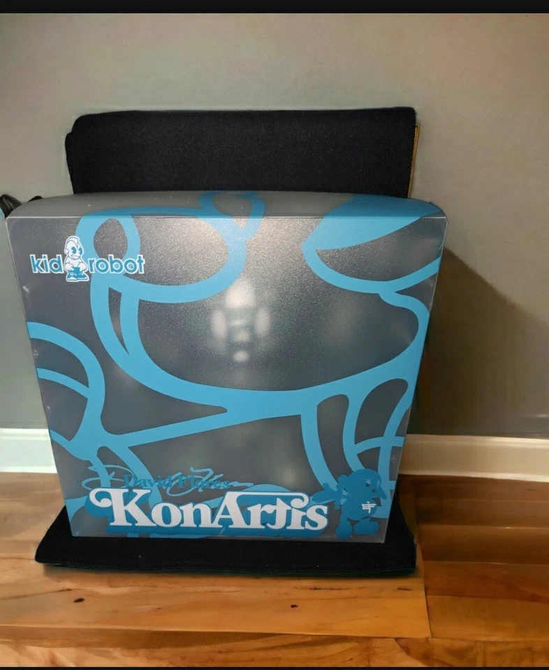 Kon Artis (Green) by Dave Flores - 8.5" 2006, Kidrobot - Ltd to 100, Loose/Comp. - Image 1 of 4