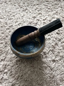 Cuenco de canto tibetano de latón. 3 piezas. Cuenco de sonido de meditación de oración 3x1,5 pulgadas - Imagen 1 de 5