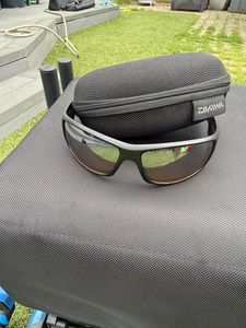 Daiwa DF005Y Grey Polarised Fishing Glasses with Case - Picture 1 of 6