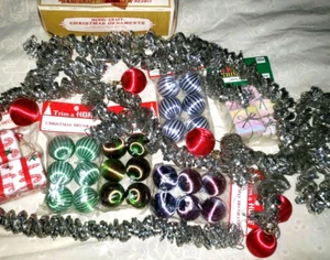 Lote de mini bolas irrompibles adornos navideños vintage para recortar un hogar - Imagen 1 de 5