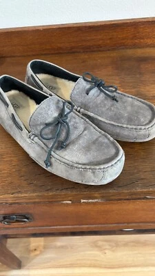 UGG Chester Zapatilla Para Hombre Gris Cuero Mocasín de Conducción LK NW Talla US 15 Usado 1X Foto 1 de 4
