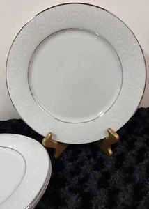 Noritake Ranier Dinner Plates 10 1/2" Set Of 4 White Floral Platinum Trim #6909 - Picture 1 of 7