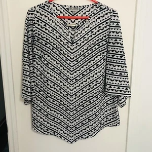 JM COLLECTION Black White Beige Size S Tunic Top SILVER STUDS V Hem 3/4 Sleeves - Picture 1 of 9