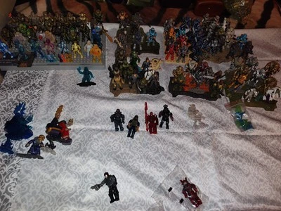 Halo Mega Bloks Named Figure Lot - Image 1 of 4
