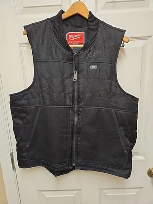 MILWAUKEE M12 HEATED VEST  w/ battery, Charger Men Large New Black - Image 1 of 4