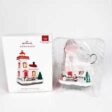 2018 Hallmark HOLIDAY LIGHTHOUSE Santa Polar Bear Hockey #7 MAGIC Ornament