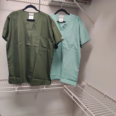 Uniform Advantage New 2 Medical Hospital/ Nurse / Workwear Scrub Tops Size Large - Image 1 of 4