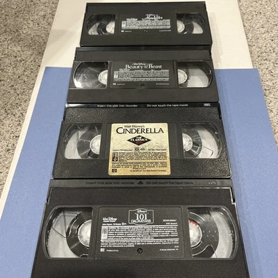 Walt Disney Movies VHS tapes Lot Of 4 Tapes no cases, Cinderella, 101, Aladdin Foto 1 de 4