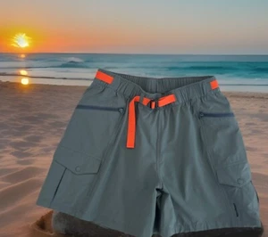 $75 Patagonia Women’s Outdoor Everyday 5 In Nouveau Green Size XL Shorts - Picture 1 of 4