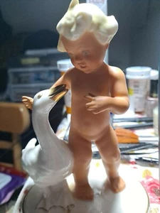 ANTIQUE WALLENDORF SCHAUBACH KUNST PUTTI CHERUB W DUCK FIGURINE GERMANY - Picture 1 of 9