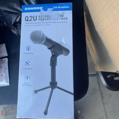 Samson Q2U USB/XLR Dynamic Microphone Recording & Podcasting Pack w/ Stand - Image 1 of 2