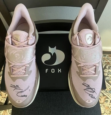 De'Aaron Fox Curry Fox 1 'Reign Rose shoes autograph size 13 - Image 1 of 4