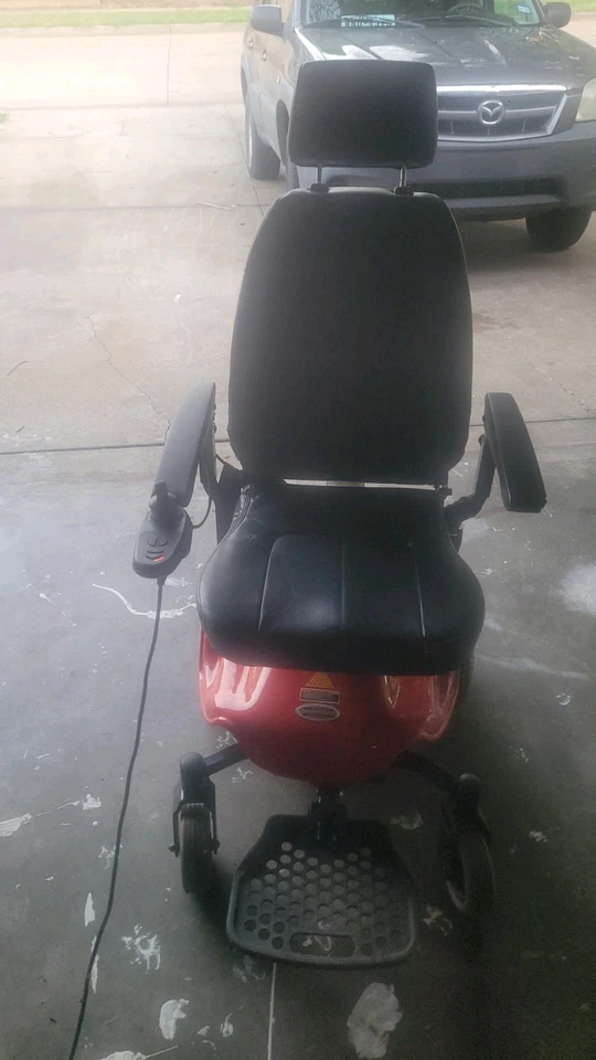 Silla de ruedas eléctrica Shoprider Streamer deportiva tamaño mediano capacidad 300 lb baterías nuevas Foto 1 de 3