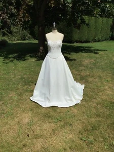 Exclusive Ivory Duchess satin Wedding dress Embroider corset bodice size10,12,14 - Picture 1 of 17