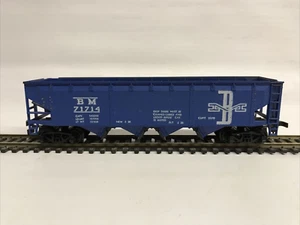 HO Scale AHM 5272D Boston & Maine 4 Bay Hopper BM 71714 - Picture 1 of 6