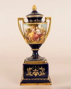 Antique Austrian Royal Vienna Porcelain Urn Hand Painted Signed - Picture 1 of 9