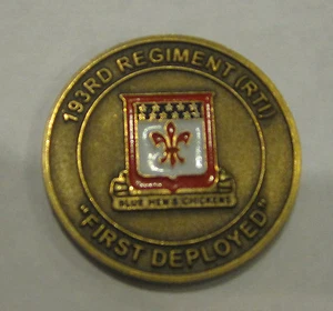 Moneda de Desafío del Sistema Escolar del Ejército del 193o Regimiento - Imagen 1 de 2