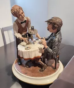 Vintage Big Capodimonte Coffee Time Uomo Al Ristorante Cameriere Firmato M Lory - Foto 1 di 18