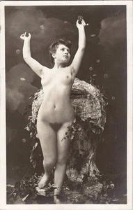 Fortune Moneypig French full nude woman original old early 1900s photo postcard - Imagen 1 de 2