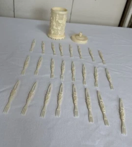VTG Antique Plastic Floral Carved Plastic Appetizer Fork Holder w/ 24 Forks - Picture 1 of 20