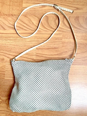 复古 Whiting & Davis 网眼手提包灰褐色裸色米色斜挎包 9x8 迪斯科派对 — 第 1/4 张图片