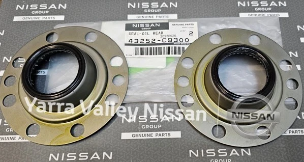GENUINE NISSAN PATROL  160 SERIES Y60 & Y61 CC  REAR AXLE SEALS 43252C9300  PAIR - Image 1 of 1