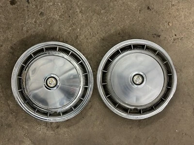 PAR de calotas Chrysler LeBaron Cordoba 1977 1978 1979 15"  - Imagem 1 de 4