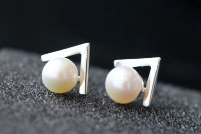 D10 Orecchini A Forma Di V Con Perla Di Acqua Dolce In Argento Sterling 925 - Immagine 1 di 4