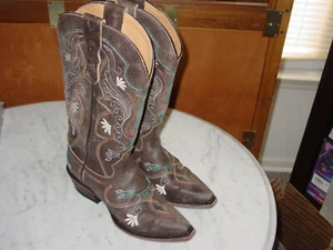 Womens Silver Canyon Leather Snip Toe Boots! Size 6 - Picture 1 of 15