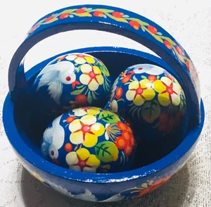 3 Wooden Easter eggs in the basket,hand painted - Picture 1 of 5