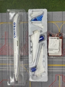 34CM 1:200 Hogan UNITED BOEING 787-10 Passenger Plane Airplane ABS Plastic Model - Picture 1 of 1