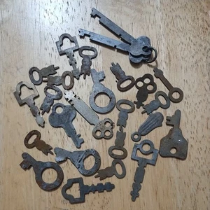 24 Vintage Flat Stamped Keys, Steampunk, Crafts - Picture 1 of 5