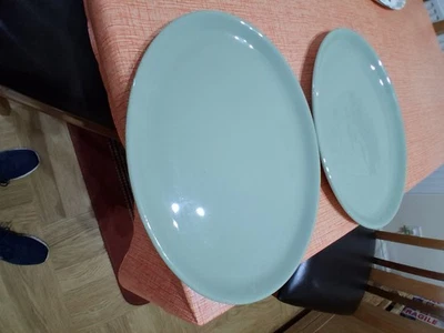 2 x Dunn Bennett (doulton grp) green oval / steak/ dinner plates 23  x 32  cm.  - Image 1 of 4