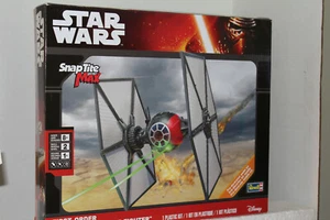 Revell 85-1824 FIRST ORDER SPECIAL FORCES TIE FIGHTER - Picture 1 of 3