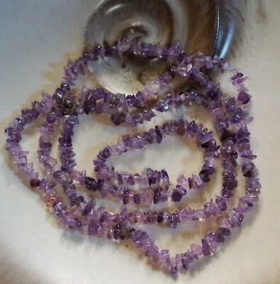 Amethyst Splitter   ca. 5 - 111 mm, 1 Strang 97 cm aus Hobbyauflösung - Bild 1 von 3