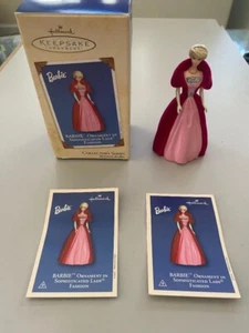Hallmark Keepsake Ornament Barbie in anspruchsvoller Damenmode datiert 2002 49 - Bild 1 von 2