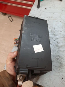 2000 Buick Lesabre Cabin Fuse Box Junction Oem 15355651 Module - Picture 1 of 4