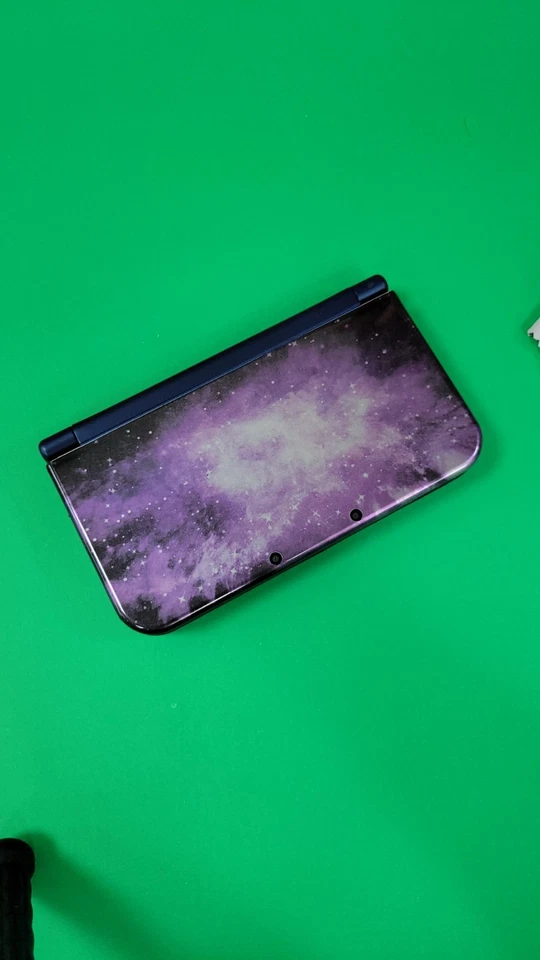 Galaxy Púrpura Nuevo 3DS XL LL REGIÓN LIBRE 128 GB Pantallas Perfectas Terceros Restaurado Foto 1 de 4