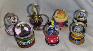7 Disney Parks Schneekugeln - 60th, Tinkerbell, Fantasia, Nemo, Mickey, Minnie - Bild 1 von 12