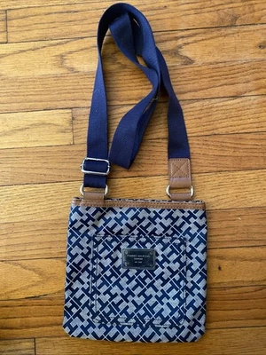 TOMMY HILFIGER LOGO FABRIC CROSSBODY PURSE ADJUSTABLE NAVY STRAP  8” X 8" SNAP - Image 1 of 4