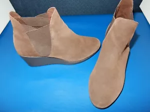 Crocs Brown Suede Ankle Wedge Boots - 6M - Picture 1 of 6
