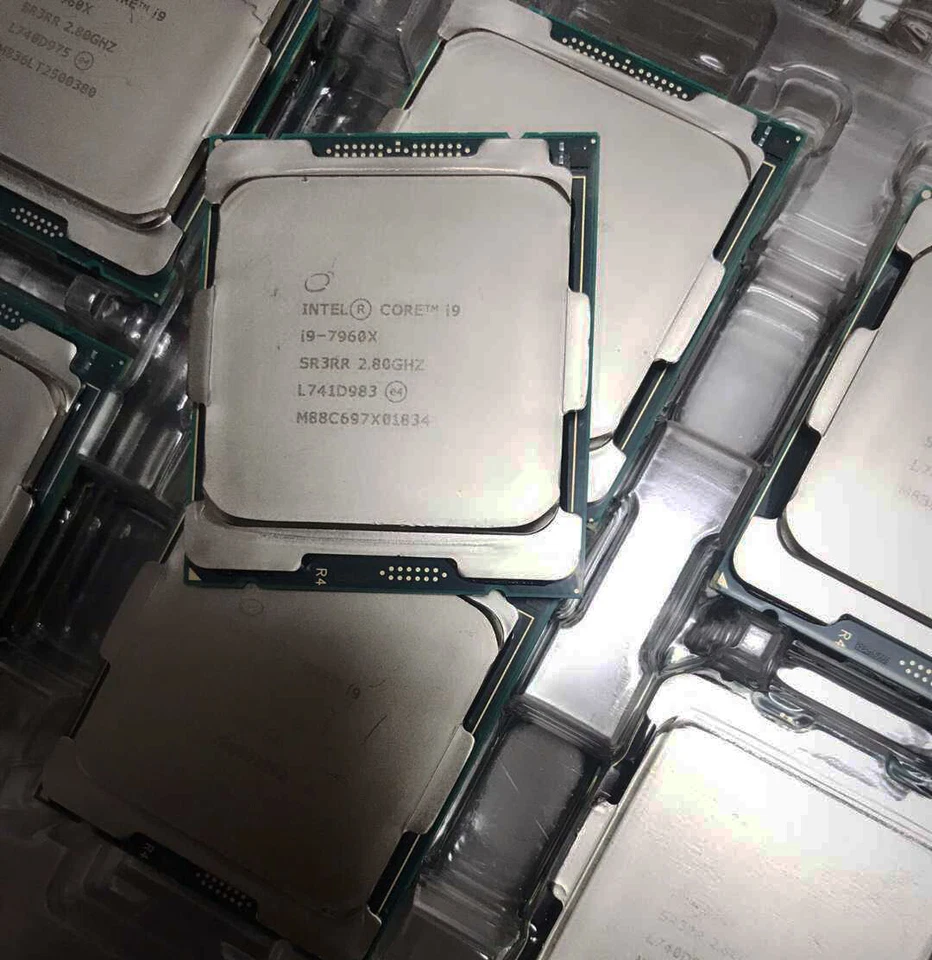 Intel Core i9-7960X 2.8-4.2GHz 16-Core 32Thr 22MB LGA-2066 165W CPU Processor - Image 1 of 1