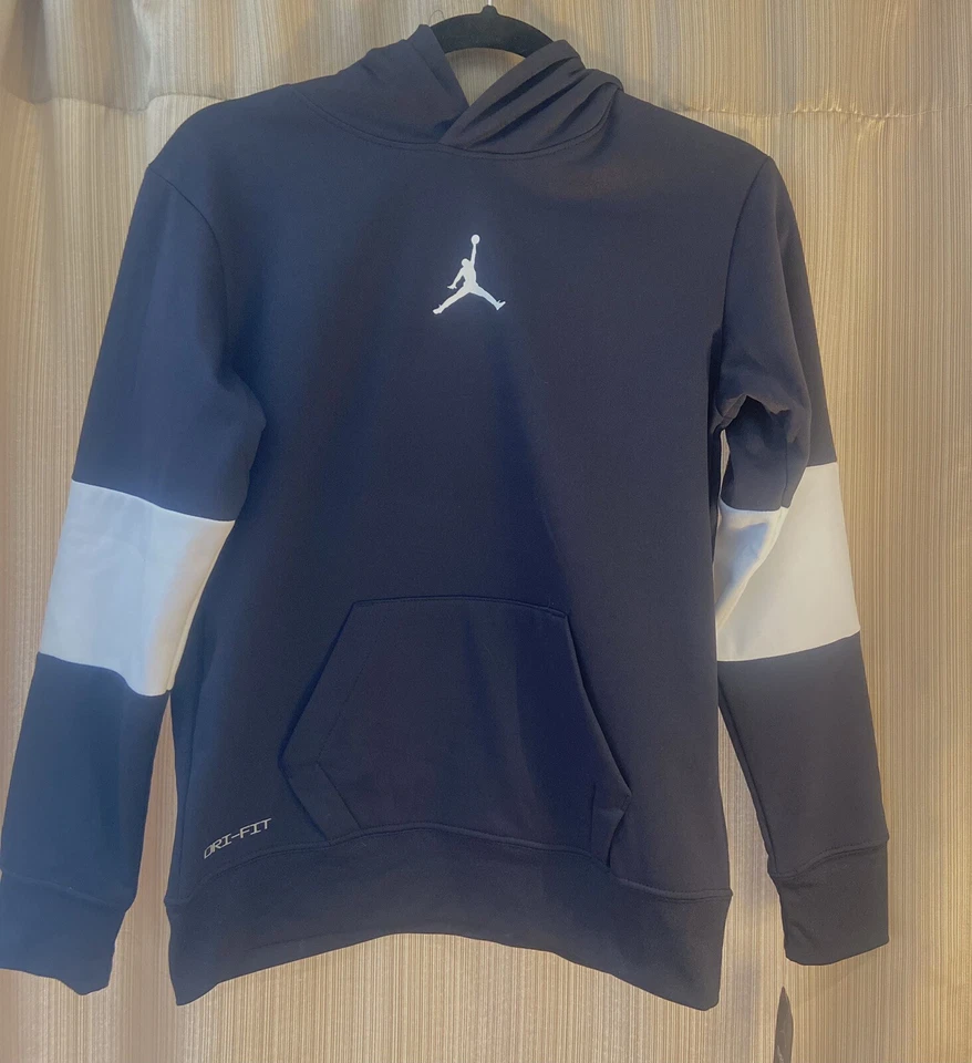全新带标签 Nike Air Jordan 男孩 Jumpman Therma 长袖连帽衫 黑色/白色 L 码 — 第 1/4 张图片