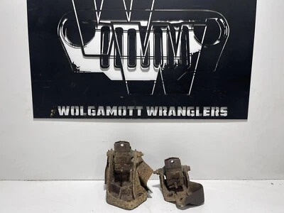 Jeep TJ Wrangler 4.0 Motor Engine Mounting Brackets 2000-2006 PAIR OEM CC 63 - Image 1 of 4