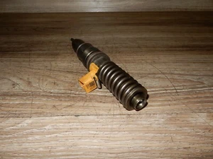 VOLVO MACK FUEL INJECTOR (85003711) OEM - Picture 1 of 4