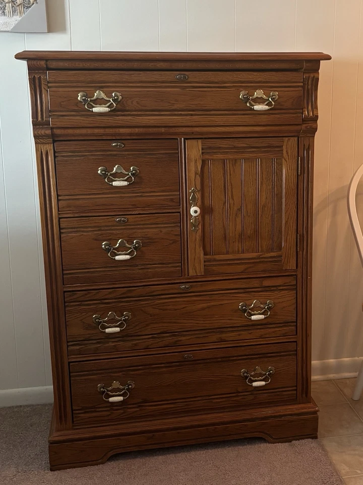 Cómoda Lexington 5 cajones y almacenamiento EC ORIGINAL $1189.00 hoy $379 Foto 1 de 4