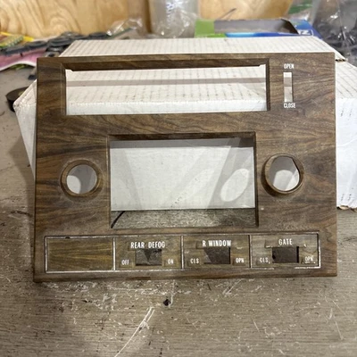 1974-1976 Oldsmobile Custom Cruiser Wagon Dash Trim With Defrost And Tailgate - Image 1 of 4