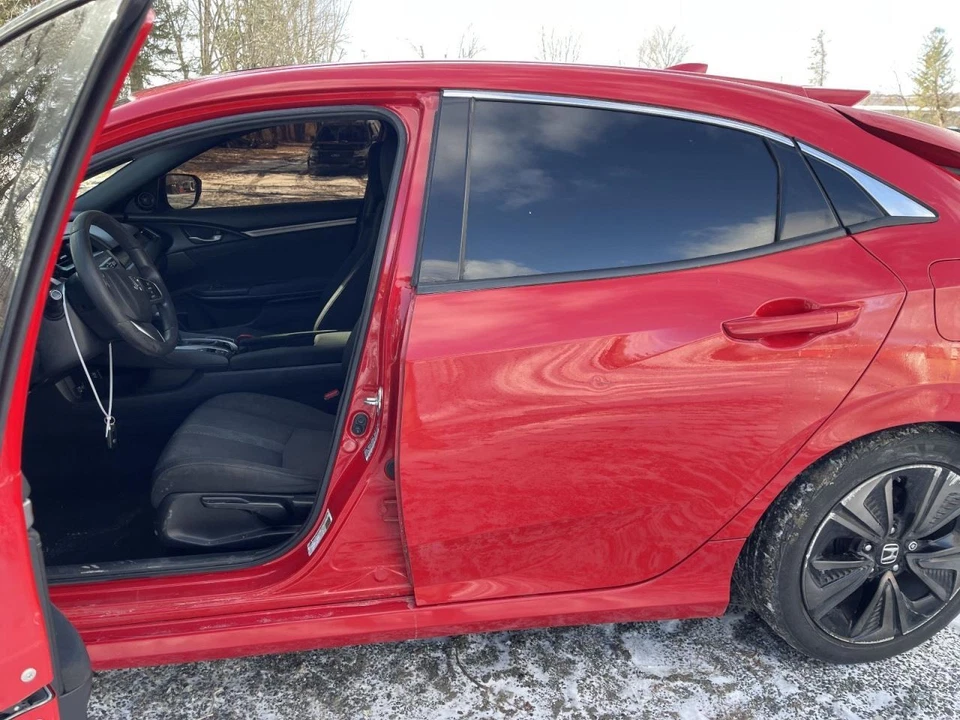 2017-2021 年本田 CIVIC LEFT ROCKER 带 POST 红色 PC:R513 1.5L AT FWD 121K -EX- 62613 — 第 1/4 张图片