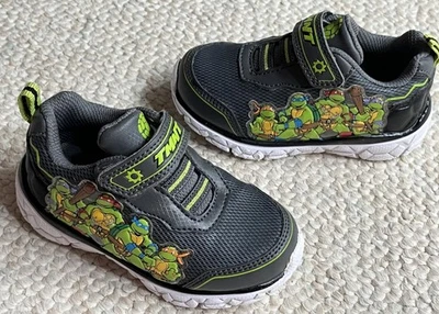 LIGHT UP Mutant Ninja Turtles Niño Pequeño Niño Talla 6 Niños Luces TMNT Tenis Zapatos Foto 1 de 4